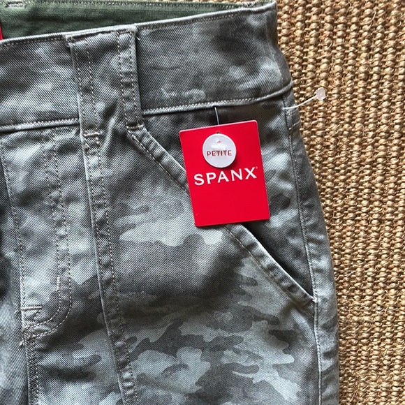 NWT! Spanx XS, XSP, SP 20311Q Stretch Twill Ankle Cargo Pant, stone wash camo - Picture 7 of 15